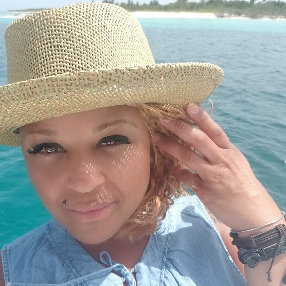 Meet your Posher, Daisy - Picture 3 of 16